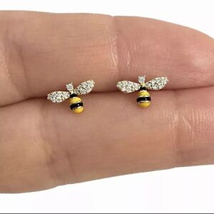 🐝 Adorable GoldTone Petite Sparkly Bumblebee Post Back Stud Earrings
